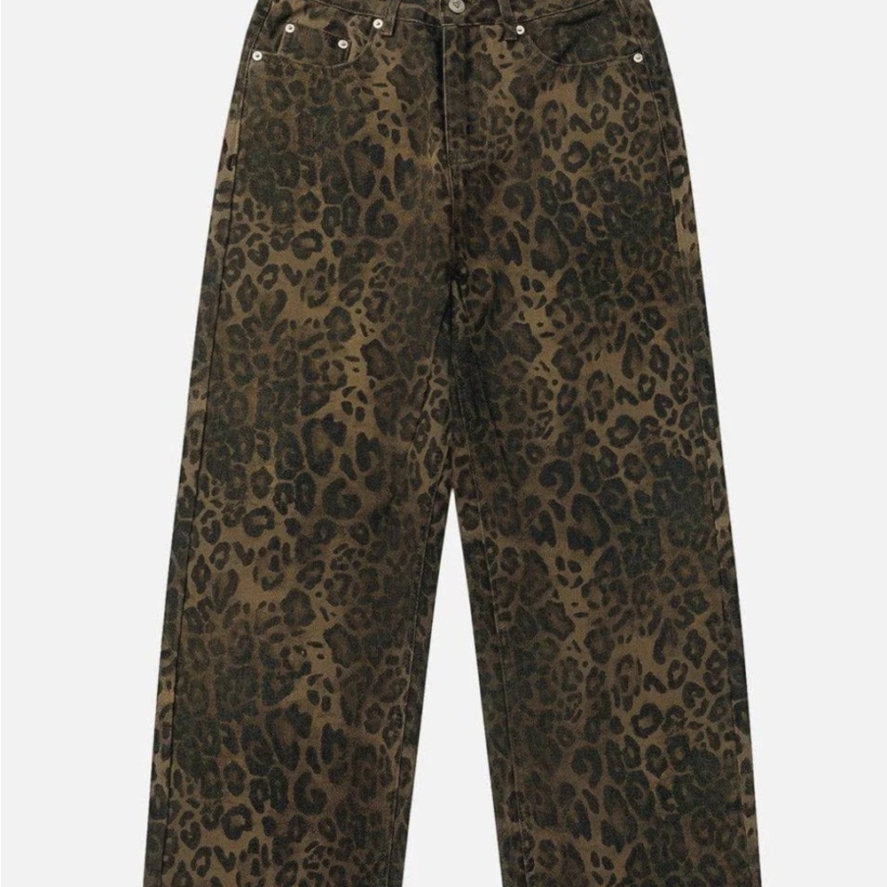 NWT Aelfric Eden High Rise Leopard Print Jeans